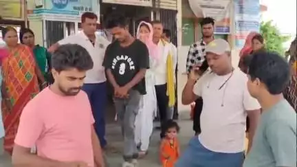 मैनाटांड़: डॉक्टर की लापरवाही और एंबुलेंस कर्मियों के विवाद में एक मरीज की मौत