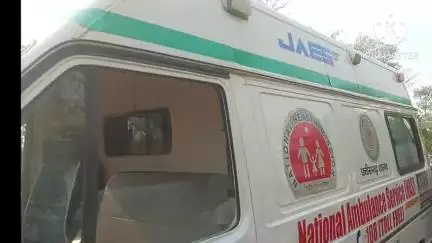 बैकुंठपुर: सिलफिली के पास एम्बुलेंस में महिला ने दिया स्वस्थ बालक को जन्म, EMT और पायलट की सूझबूझ से बची जान