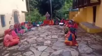 नंदप्रयाग: राष्ट्रीय ग्रामीण आजीविका मिशन के तहत बीणेश्वर महादेव ग्राम संगठन की बैठक आयोजित, डायरिया के बारे में दी गई जानकारी