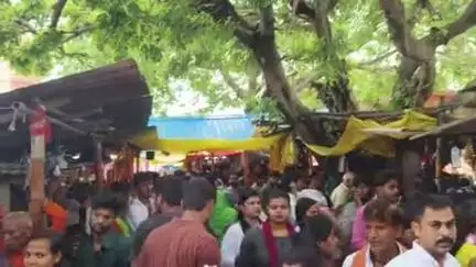 खलीलाबाद: श्रावण मास के पहले सोमवार को तामेश्वर नाथ धाम में भक्तों का उमड़ा जन सैलाब, सुरक्षा व्यवस्था के लिए भारी पुलिस बल तैनात
