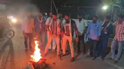 రామగుండం: తీన్మార్ మల్లన్న దిష్టిబొమ్మను దహనం చేసిన జాగృతి నాయకులు