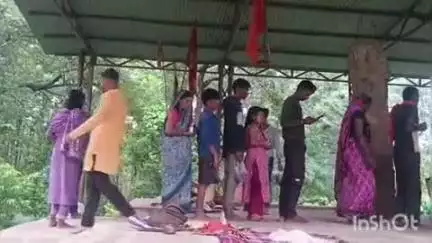अंबिकापुर: जिले के अलग-अलग मंदिरों में आज सावन के पहले सोमवार को देखने को मिली श्रद्धालुओं की भारी भीड़