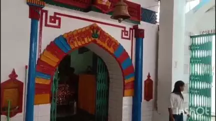 हमीरपुर: सावन के पहले सोमवार पर शिव मंदिरों में भक्तों की उमड़ी भीड़, लंबी कतारों में पूजा करने के लिए भक्तों ने किया इंतजार