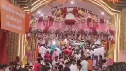कांके: पहाड़ी मंदिर में सावन की पहली सोमवारी पर उमड़ी श्रद्धालुओं की भीड़, बोल बम से गूंजा मंदिर परिसर