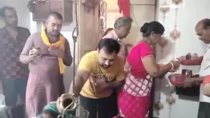 जामताड़ा: मिहिजाम समेत कई जगहों पर पहली सोमवारी पर शिवालयों में उमड़ी भीड़, श्रद्धालुओं ने किया जलाभिषेक