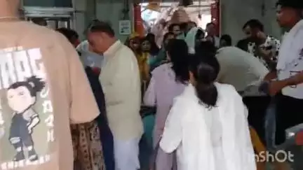 बागपत: श्रावण मास के पहले सोमवार को पुरा महादेव परशुरामेश्वर मंदिर में उमड़ी श्रद्धालुओं की भीड़