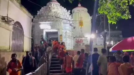 ଢେଙ୍କାନାଳ ସଦର: ଶ୍ରାବଣ ପ୍ରଥମ ସୋମବାରରେ କପିଳାସ ଶୈବପୀଠରେ ଜଳ ଲାଗି କଲେ ହଜାର ହଜାର କାଉଡ଼ିଆ