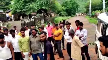 नरवर: नरवर थाना क्षेत्र के पारागढ़ गांव में करंट लगने से एक व्यक्ति की मौत