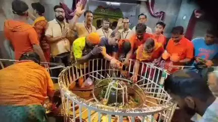 ରାଜଗାଙ୍ଗପୁର: ଶ୍ରାବଣ ପ୍ରଥମ ସୋମବାରରେ ଘୋଘଡେଶ୍ୱର ଶୈବପୀଠରେ ଭକ୍ତଙ୍କ ପ୍ରବଳ ସମାଗମ
