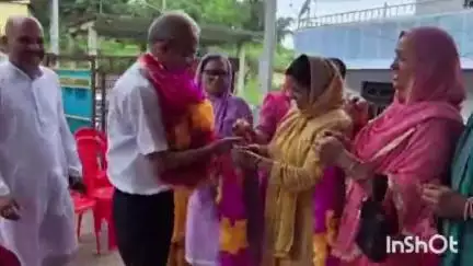 हमीरपुर: भटेड़ गांव को मिलेगा एंबुलेंस रोड और सामुदायिक भवन, जनता से सीधा संवाद करने पहुंचे सीएम के राजनीतिक सलाहकार