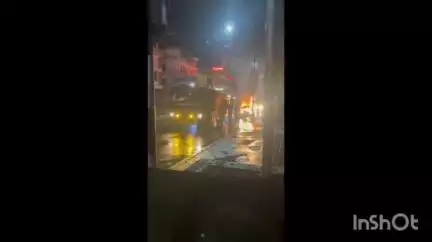 മൂവാറ്റുപുഴ: വാഴപ്പിള്ളിയിൽ ഓടിക്കൊണ്ടിരുന്ന കാറിന് തീപിടിച്ചു
