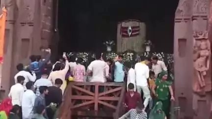 हुज़ूर: भोपाल: सावन के पहले सोमवार को भोजपुर शिव मंदिर में उमड़ी भक्तों की भीड़, 'बम-बम भोले' के जयकारों से गूंजा शिवालय