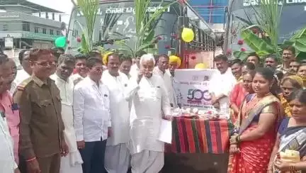 ಬೀಳಗಿ: ಶಕ್ತಿಯೋಜನೆಯ ಯಶಸ್ಸು ಹಿನ್ನೆಲೆ,ಪಟ್ಟಣದಲ್ಲಿ ಸಾರಿಗೆ ಬಸ್ಸುಗಳಿಗೆ ಪೂಜೆ ಸಲ್ಲಿಸಿ ಸಿಹಿ ಹಂಚಿದ ಶಾಸಕ ಜೆ.ಟಿ‌.ಪಾಟೀಲ್