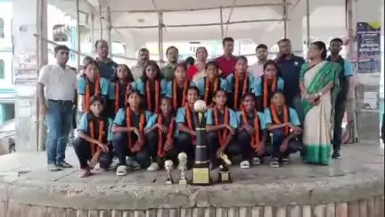 ইসলামপুর: সুব্রত কাপ জয়ী নন্দঝাড় আদিবাসী তপশিলি উচ্চ বিদ্যালয় জয়ী দলকে শুভেচ্ছা ও সংবর্ধনা জ্ঞাপন