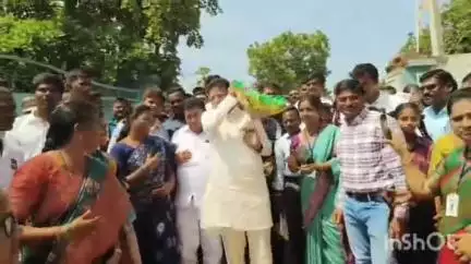 మహదేవ్​పూర్: రాష్ట్ర ప్రభుత్వం విద్యకు పెద్దపీట వేస్తుంది మహాదేవపూర్ లో మంత్రి శ్రీధర్ బాబు