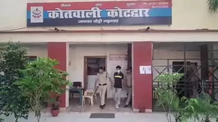कोटद्वार: बलवा, मारपीट एवं पारिवारिक विवाद से संबंधित मामले में 2 फरार वारंटियों को पुलिस ने किया गिरफ्तार