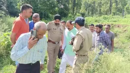 डोईवाला: डोईवाला विधायक बृजभूषण गैरोला ने बसंत एनक्लेव कोटला नवादा में हाथियों द्वारा किए गए नुकसान का लिया जायजा, दिए निर्देश