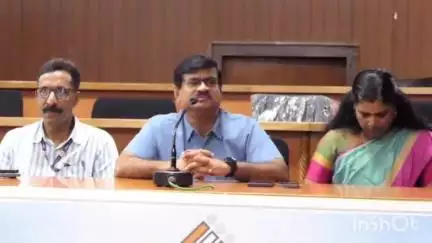 ഏറനാട്: മലപ്പുറം നിയോജക മണ്ഡലത്തിലെ ബൂത്ത് ലെവല്‍ ഓഫീസര്‍മാര്‍ക്കായി കളക്ടറേറ്റിൽ നടന്ന പരിശീലനം ജില്ലാ കളക്ടർ ഉദ്ഘാടനം ചെയ്തു