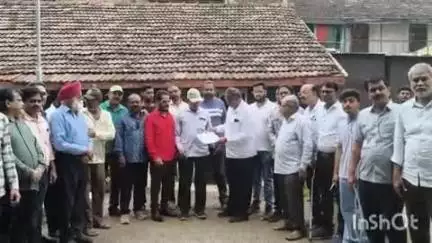 नांदगाव: नांदगाव मनमाड बार रेस्टॉरंट मालकांकडून विक्रीकर वाढीच्या विरोधात बंद तसेच मंडल अधिकाऱ्यांना निवेदन