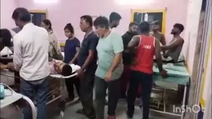 पोकरण: भादरिया मार्ग पर बोलेरो गाड़ी की चपेट में आने से दो बाइक सवार हुए घायल, किया पोकरण रेफर, पुलिस कर रही मामले की जांच