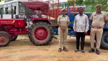 भीनमाल: भीनमाल पुलिस ने अवैध बजरी से भरे एक ट्रैक्टर-ट्रॉली को जब्त किया, एक चालक को किया गिरफ्तार