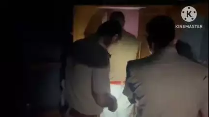 टिहरी: थाना लम्बगांव की पुलिस को मिली बड़ी कामयाबी, 6 लाख रुपए की 70 पेटी अवैध अंग्रेजी शराब ग्वाड़ गांव के दो घरों से बरामद