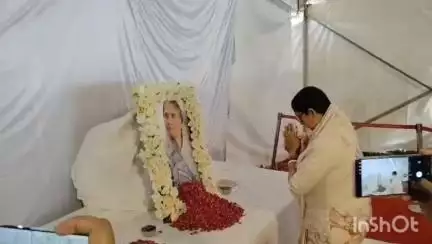 नगीना: गांव हुरनंगला में BJP के संगठन महामंत्री की माता के निधन पर स्मृति ईरानी व आचार्य प्रमोद कृष्णम ने दी श्रद्धांजलि