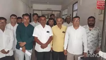 થરાદ: થરાદ-વાવમાં ગેરકાયદે ડીઝલ વેચાણનો મામલો,પેટ્રોલ પંપ ડીલર્સે મામલતદારને આપ્યું આવેદન.