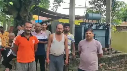 बारा: कोटवारन का पूरा में बार-बार ट्रांसफार्मर जलने से कनेक्शनधारी हुए त्रस्त