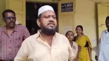 మార్కాపురం: జిల్లా పరిషత్ బాలికల ఉన్నత పాఠశాలలో విద్యార్థినిలకు మెనూ సక్రమంగా అమలు చేయలేదని విద్యా కమిటీ చైర్మన్ నాగూర్ ఖాన్ ఆరోపణ