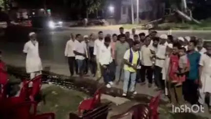 चांदपुर: आसपा पार्टी के जिला पंचायत प्रत्याशी रागिब सैफी ने ग्राम दौलतपुर में जाकर जन-जन की आवाज सुनी और जनसंपर्क किया