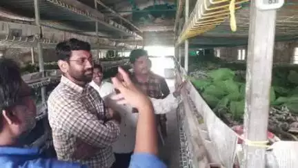 కొత్తగూడెం: కోన్ టిక్ కొలిమి (kon-tiki-kiln) విధానంలో బయోచార్ తయారీ ప్రక్రియను పరిశీలించిన జిల్లా కలెక్టర్ జితేష్ వి పాటిల్.