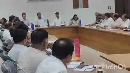 पोकरण: DM प्रताप सिंह की अध्यक्षता में आगामी रामदेवरा मेले के सफल आयोजन को लेकर पंचायत समिति सभागार में बैठक का आयोजन