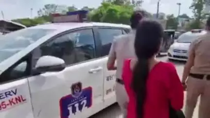 करनाल: बस स्टैंड पर रोती हुई मिली एक महिला, दुर्गा शक्ति थाने लेकर गई, जांच शुरू!