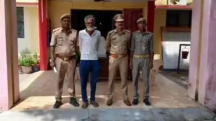 महोबा: ग्राम पिडारी से थाना कबरई पुलिस टीम ने गाली-गलौज और मारपीट के एक नफर वारण्टी अभियुक्त को किया गिरफ्तार