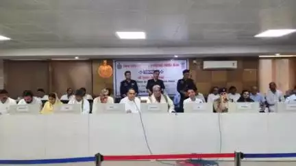 हिसार: हिसार में जिला लोक संपर्क एवं जन परिवाद समिति की बैठक में मंत्री कृष्ण पंवार ने 10 परिवादों का मौके पर किया समाधान