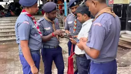 ইংরেজবাজার: ইউটিএস মোবাইল অ্যাপস ব্যবহার করে ডিজিটাল পেমেন্ট ব্যবস্থাকে জনপ্রিয় করে তুলতে মালদা টাউন স্টেশনে প্রচার অভিযান