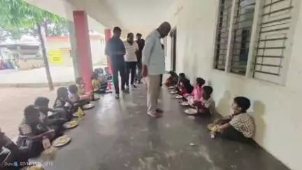 పలమనేరు: పట్రపల్లి జడ్పీ ఉన్నత పాఠశాలను ఆకస్మికంగా తనిఖీ చేసిన జడ్పీ ఛైర్మన్ శ్రీనివాసులు, మెనూ ప్రకారం భోజనం అందించాలని సూచన