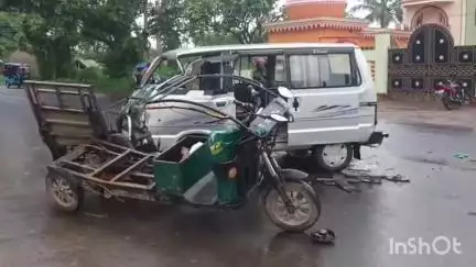 পান্ডুয়া: পাণ্ডুয়ার খন্নান GT রোডে গাড়ির সঙ্গে টোটোর মুখোমুখি ধাক্কা, আহত একাধিক