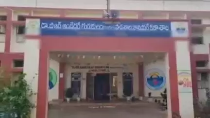 మార్కాపురం: వెలుగొండ అంబేడ్కర్ గురుకుల పాఠశాలలో మిగిలిన సీట్లకు దరఖాస్తులు ఆహ్వానిస్తున్నట్లు ప్రిన్సిపల్ ఇబ్రహీం వెల్లడి