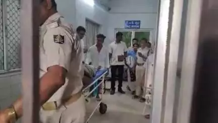 ପୁରୀ ମ୍ୟୁନିସିପାଲଟି: ଦୋଳବେଦୀ କୋଣ ଛକରେ ଯୁବକଙ୍କୁ ଖଣ୍ଡାରେ ଆକ୍ରମଣ