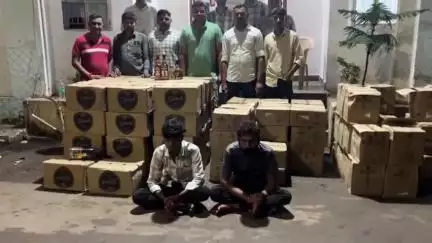 તળાજા: ઇંગ્લિશ દારૂના મસમોટા જથ્થા સહિતના મુદ્દામાં સાથે બેસ મને ઝડપી પાડતી દાઠા પોલીસ ટીમ