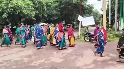 ସୁକିନ୍ଦା: ଚିଙ୍ଗୁଡ଼ିପାଳ ପଞ୍ଚାୟତ 3 ନଂ ୱାର୍ଡରେ ବିଭିନ୍ନ ସମସ୍ୟା ନେଇ ସ୍ଥାନୀୟ ବାସିନ୍ଦା ବ୍ଲକ ଅଫିସ ଦ୍ୱାରସ୍ଥ #jansamasya