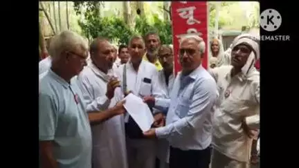 तोशाम: तोशाम में कम्युनिस्ट पार्टी के पदाधिकारी ने बढ़ती महंगाई को लेकर SDM को मुख्यमंत्री के नाम सोपे ज्ञापन