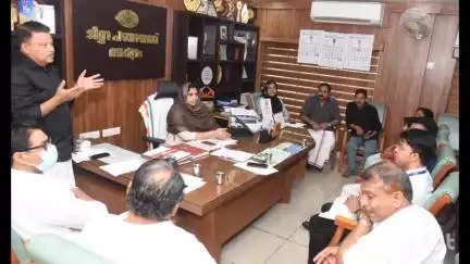 ഏറനാട്: തീരദേശ മേഖലയുടെ സമഗ്രവികസനം ലക്ഷ്യമിട്ട് പുതിയ പദ്ധതി, ജില്ലാ പഞ്ചായത്ത് ഓഫീസിൽ PV അബ്ദുൽ വഹാബ് MPയുടെ നേതൃത്വത്തിൽ യോഗം