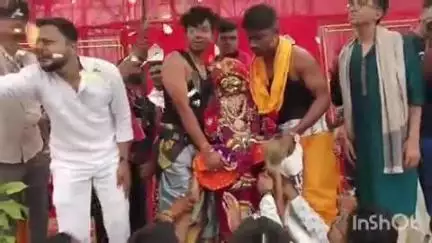 राजनांदगांव: शहर के गंज चौक से निकाली गई बाबा महाकाल चंद्रमौलेश्वर की भव्य पालकी यात्रा