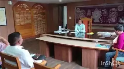 अल्मोड़ा: कलेक्ट्रेट में डीएम की अध्यक्षता में हुई बैठक, पौधारोपण अभियान के लिए विभागों की जिम्मेदारी तय की गई