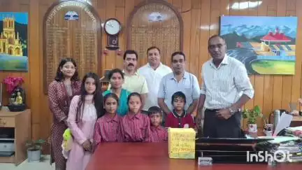 हमीरपुर: कैहडरू स्कूल के नन्हें बच्चों ने आपदा प्रभावितों के लिए ₹11,111 की राशि इकठ्ठा कर उपायुक्त अमरजीत सिंह को सौंपी