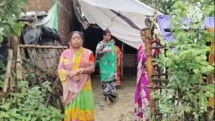 আরামবাগ: কুলিয়া গ্রামে বাজ পড়ে মৃত্যু হল এক বৃদ্ধার,জখম আরও এক মহিলা