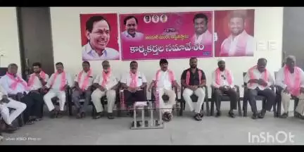 తాండూరు: స్థానిక సంస్థల ఎన్నికల్లో గులాబీ జెండా ఎగరాలి : తాండూర్ మండల బి ఆర్ఎస్ అధ్యక్షులు వీరేందర్ రెడ్డి